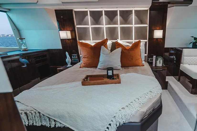 Yacht Photo 19
